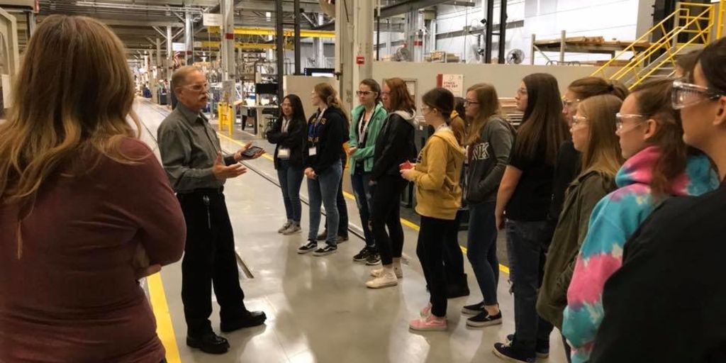 Connecting girls with STEM leaders; - Vimarsana News
