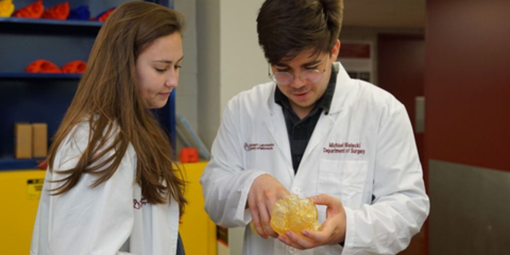 Stratasys provides 3D printers to help medical students develop skills - Vimarsana News