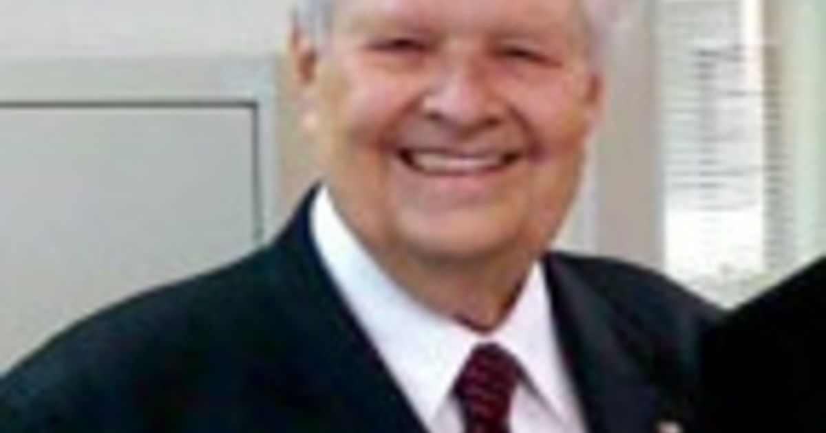 ObituaryHoustonmolderL.D.Blackwell Plastics News