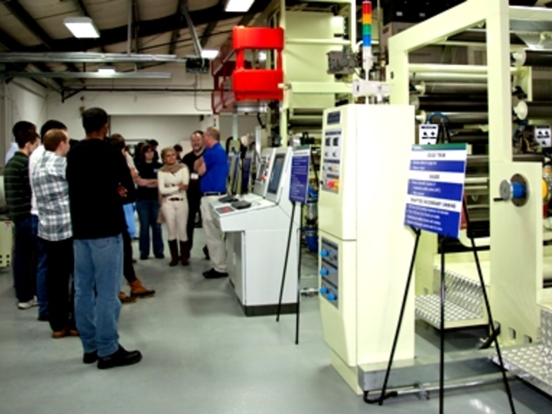 SouthKoreanmachinerymakeropensinNewYork Plastics News